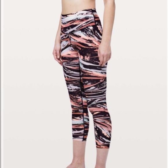 Lululemon Wunder Under High Rise 7/8 Luxtreme 25” - Picture 15 of 17